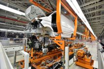 Volkswagen otevřel nejmodernější výrobní závod pro nový Crafter v polském městě Września