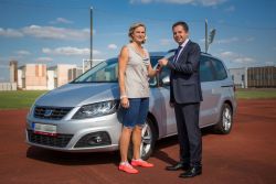  Barbora Špotáková převzala nový SEAT Alhambra